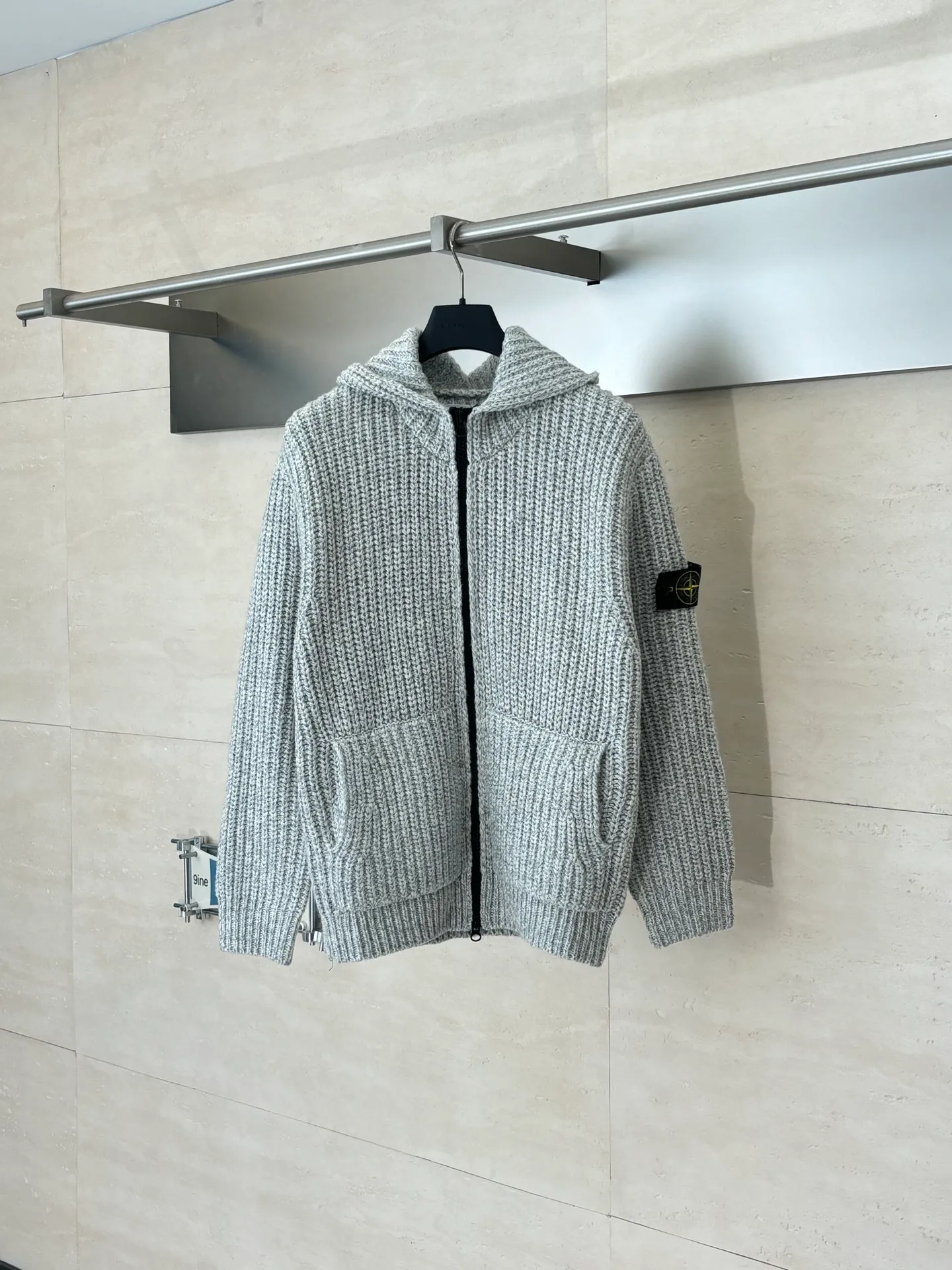 P770 Stone Island*/石岛 Thick needle armband logo knitted zipper jacket Size: S/M/L/XL